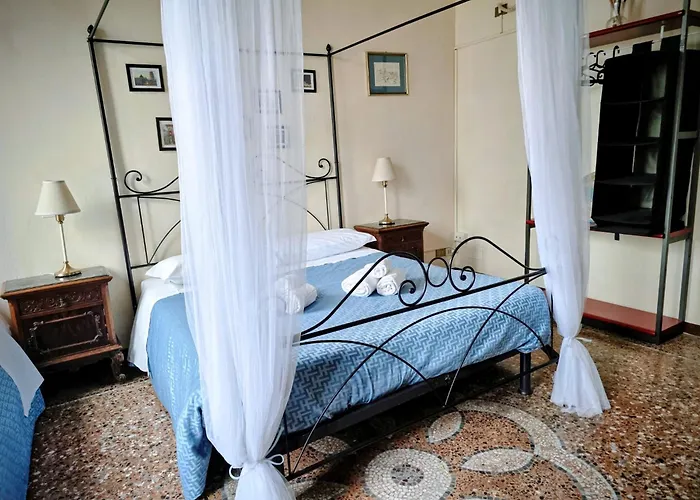 Dimora Del Conte ベッド・アンド・ブレックファスト ピサ